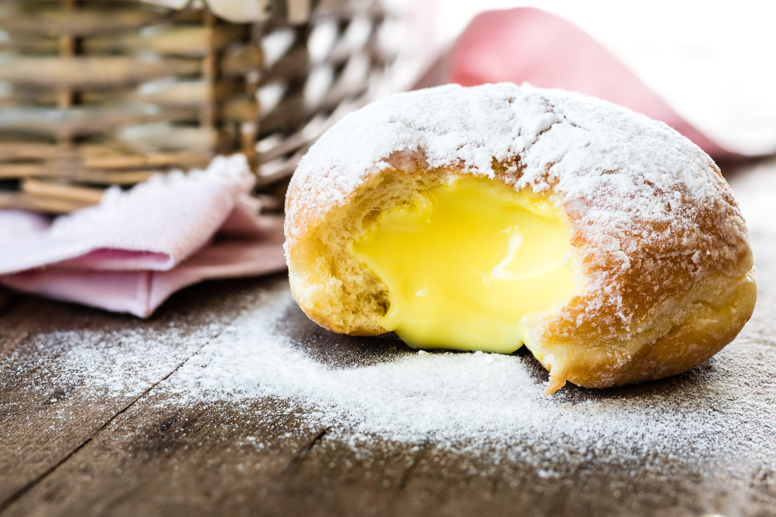 Fresh,Homemade,Sugar,Powdered,Donuts,With,Vanilla,Cream,Filling,On Sweets